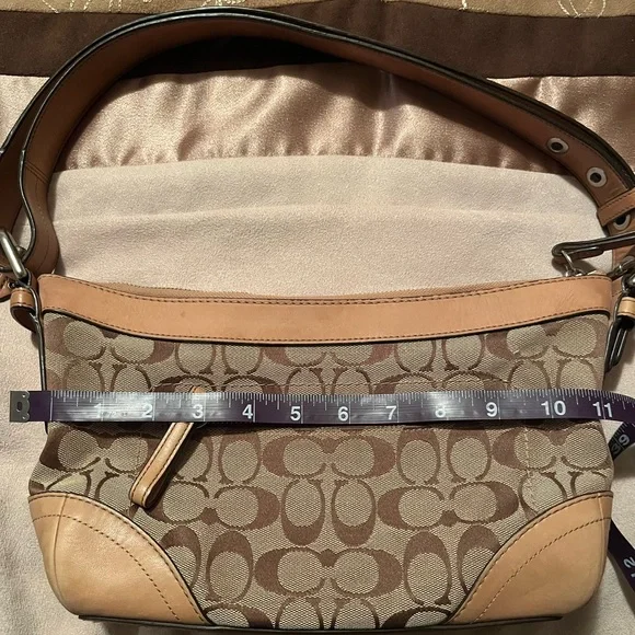 Coach Signature Monogram Shoulder Bag - Authentic - Picture 15 of 16